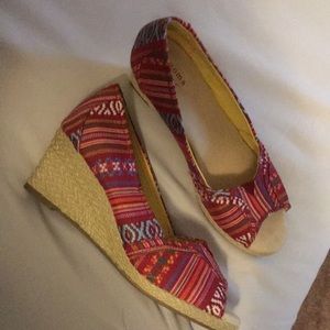 Sonoma Patterned Wedges